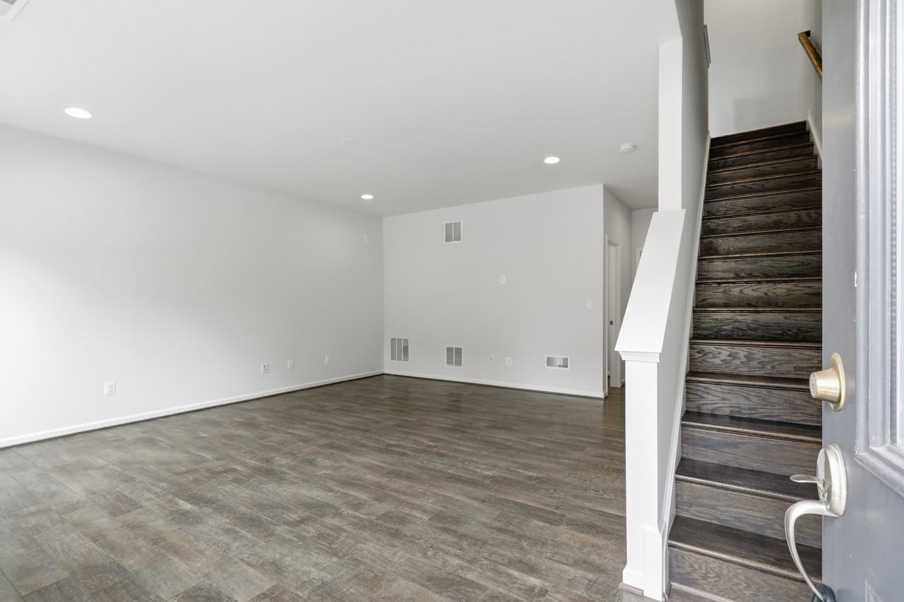 9190 Snowden Ashford Rd - Photo 2 of 44