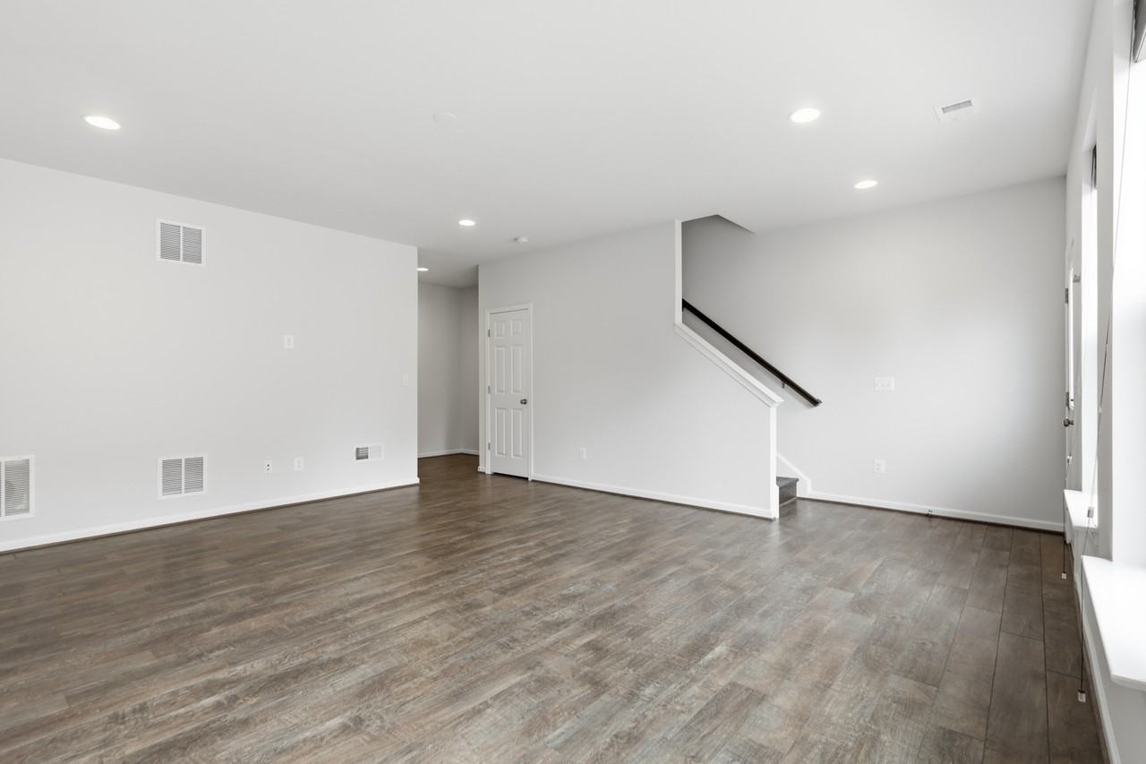 9190 Snowden Ashford Rd - Photo 4 of 44