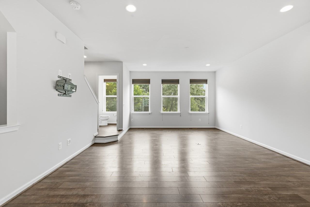 9190 Snowden Ashford Rd - Photo 6 of 44