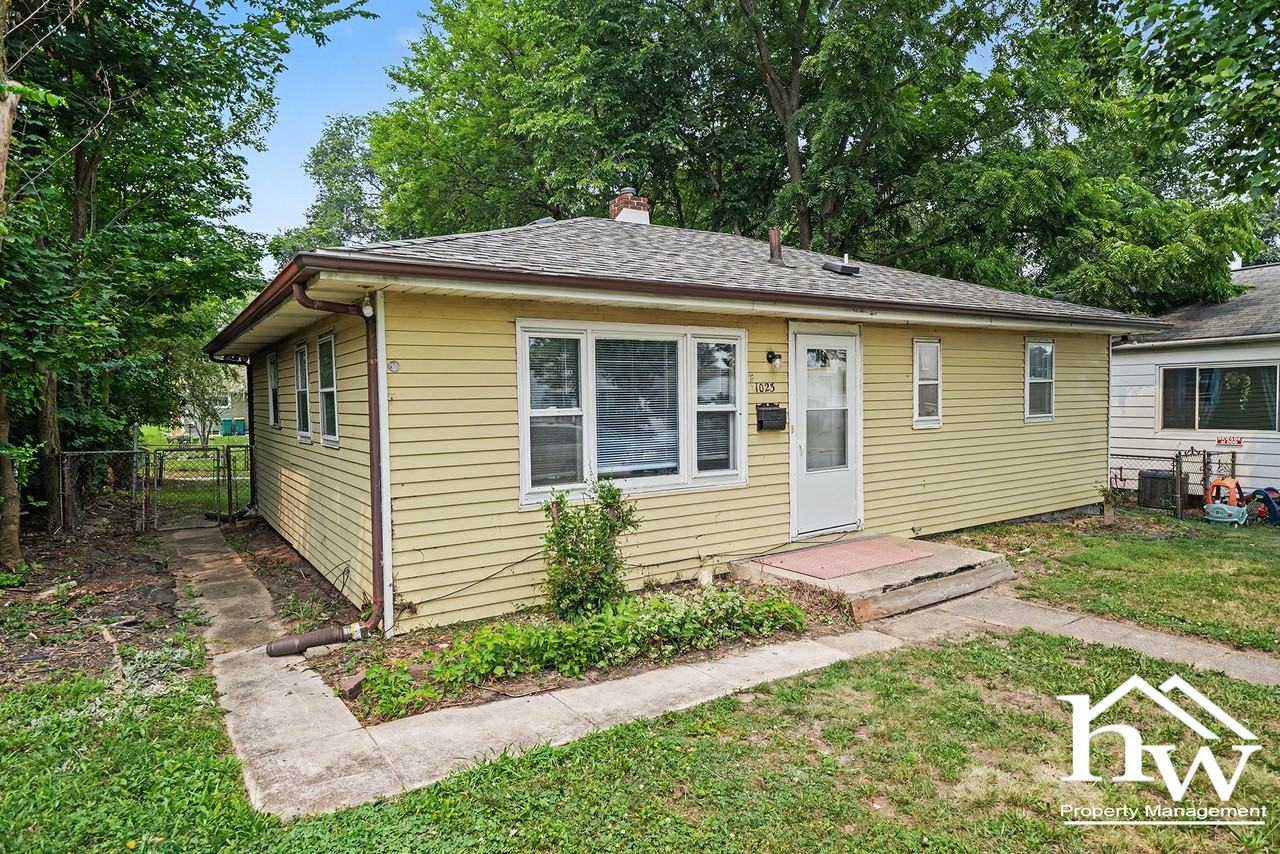 1023 Geyer Ave - Photo 2 of 15