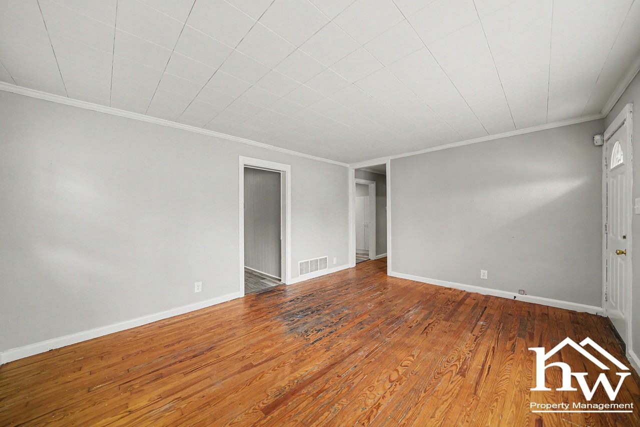 1023 Geyer Ave - Photo 5 of 15