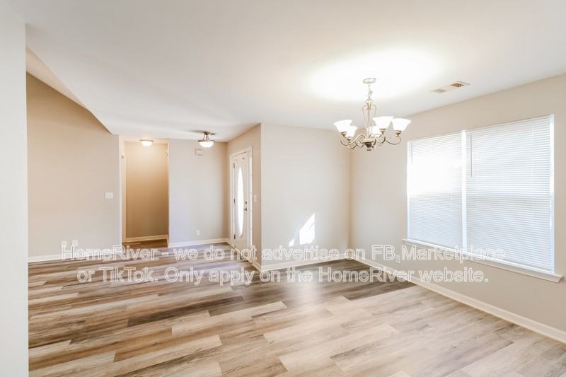35 Chapman Way - Photo 3 of 18