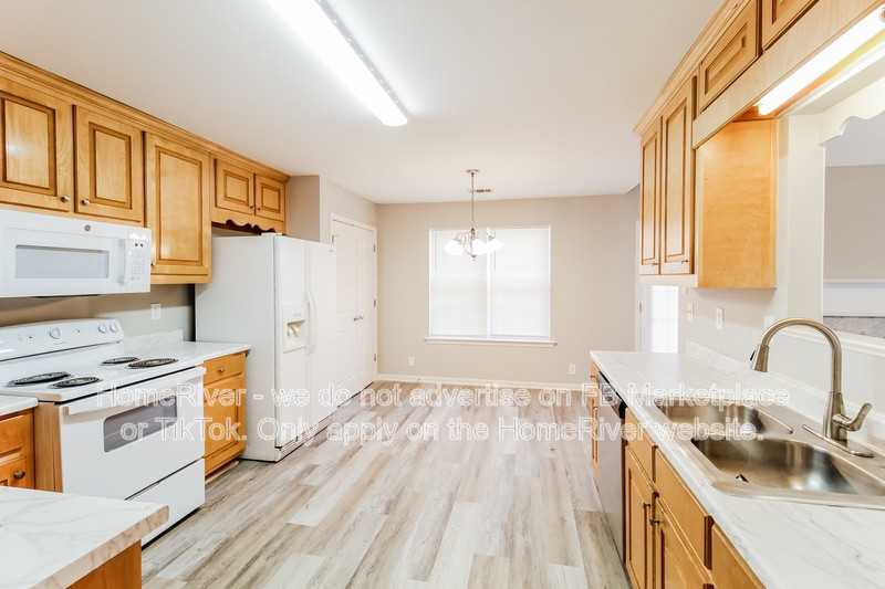 35 Chapman Way - Photo 7 of 18