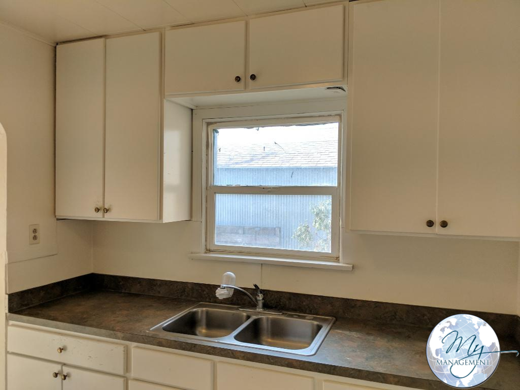 382 Washington St N - Photo 2 of 10