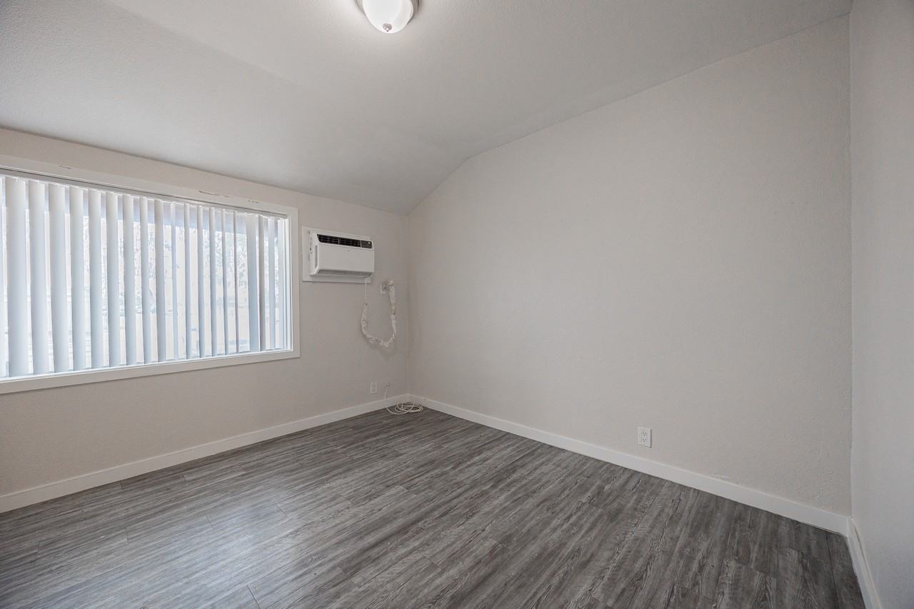 864 E Chandler Blvd - Photo 2 of 24
