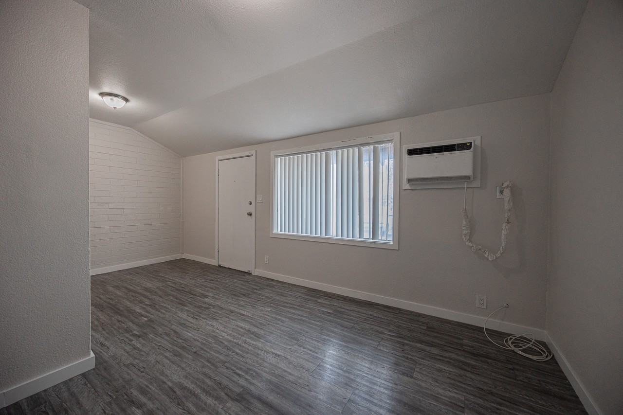 864 E Chandler Blvd - Photo 3 of 24