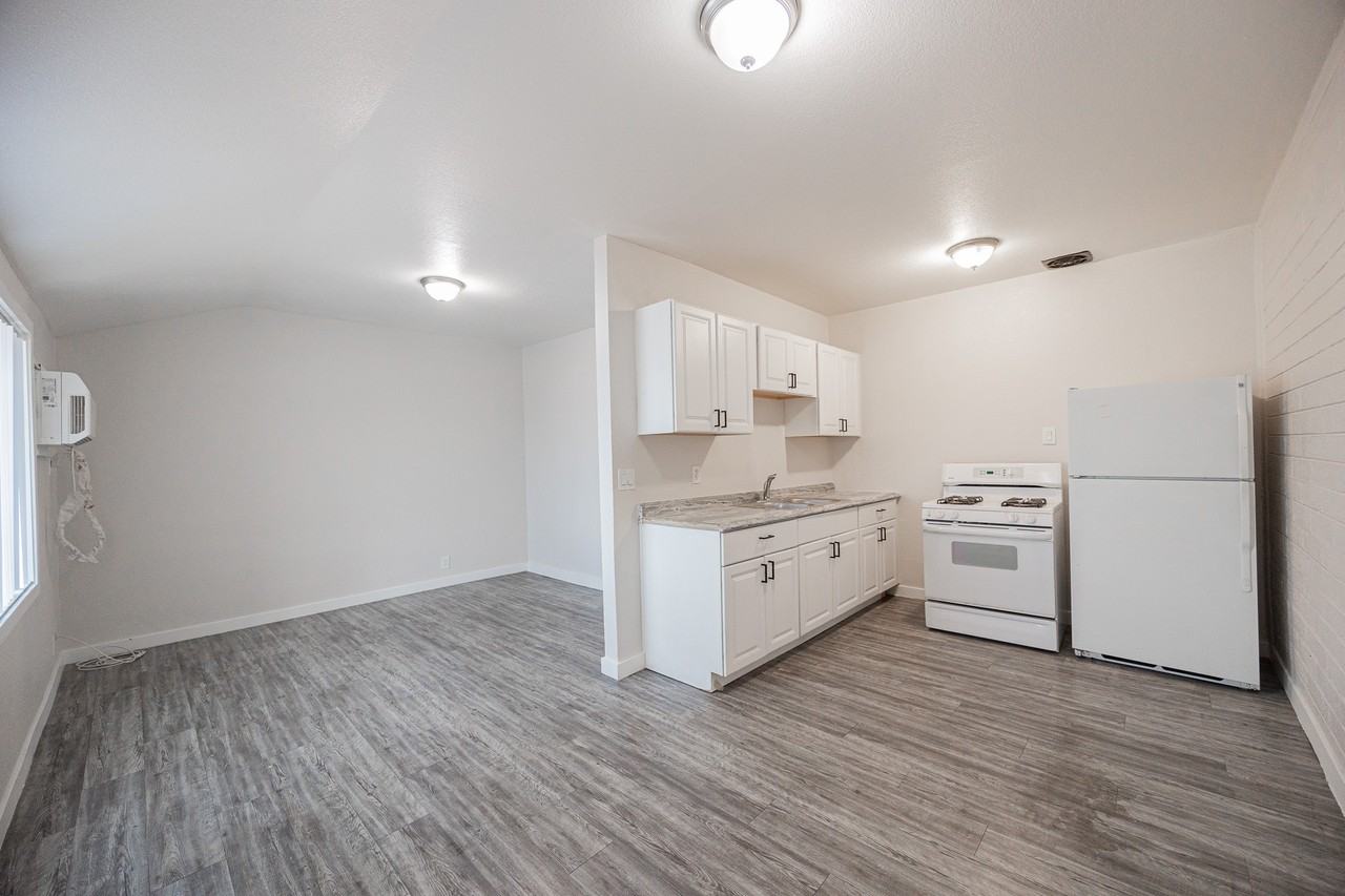 864 E Chandler Blvd - Photo 6 of 24