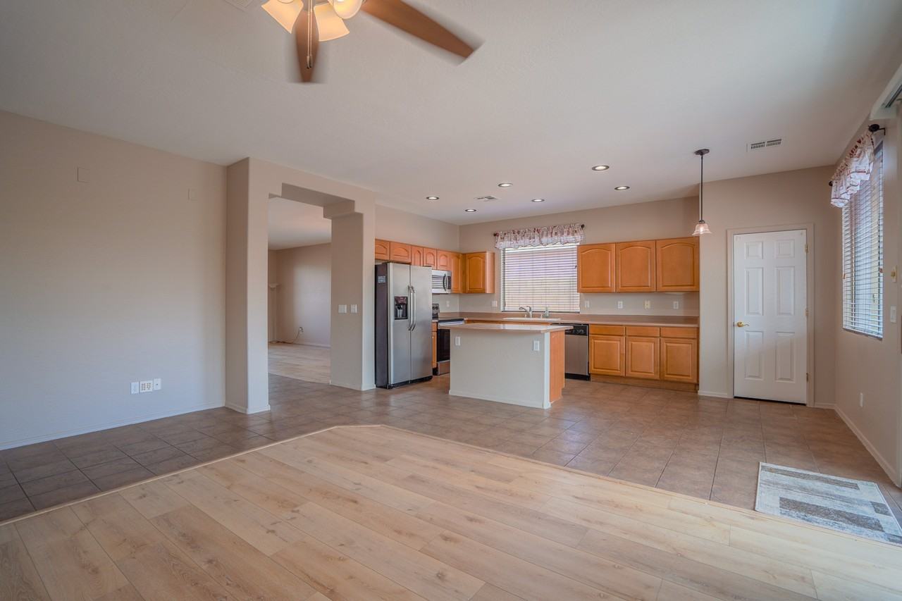 17633 W Wind Song Ave - Photo 7 of 34