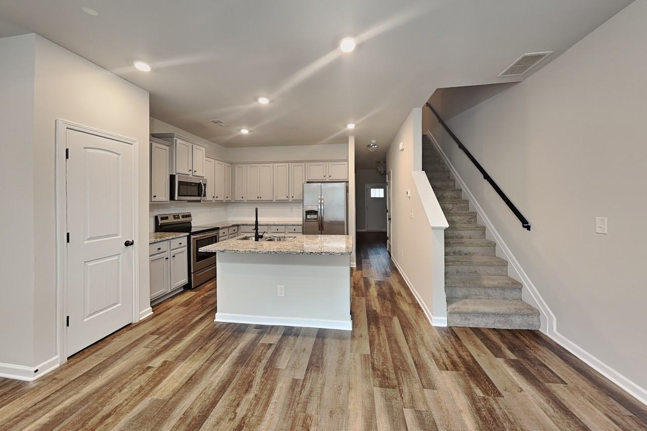 2891 Bayrose Cir - Photo 2 of 19