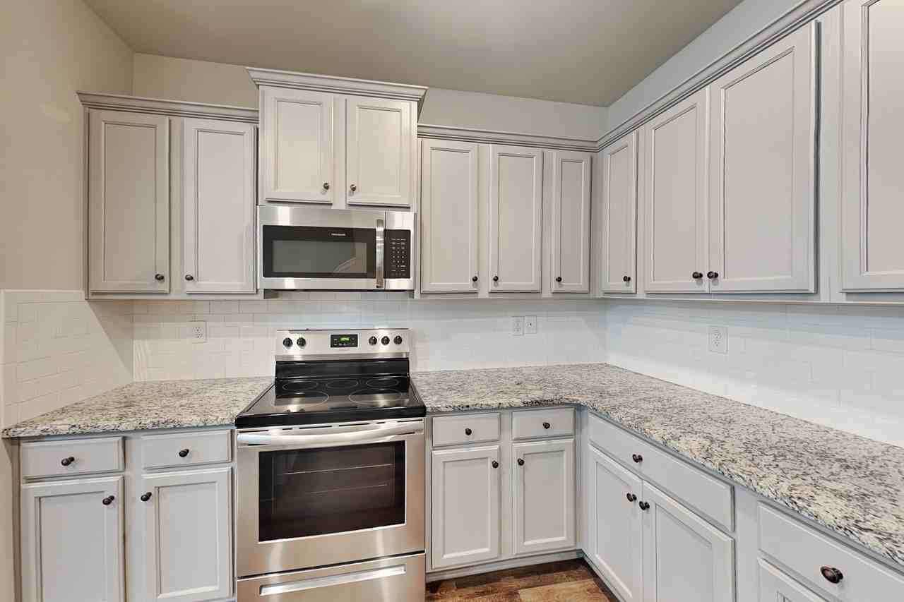 2891 Bayrose Cir - Photo 4 of 19