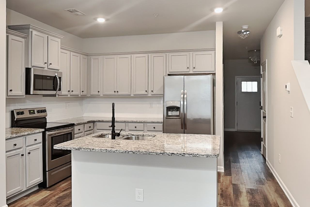 2891 Bayrose Cir - Photo 5 of 19