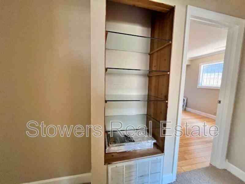 221 Green St - Photo 6 of 14