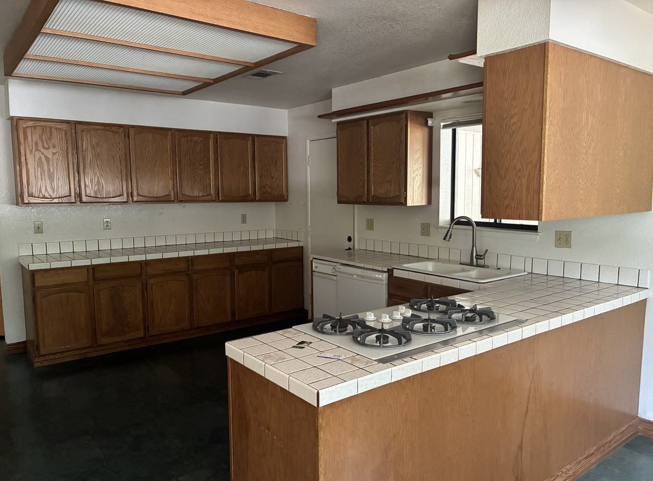 2121 Tanager Ln - Photo 3 of 22