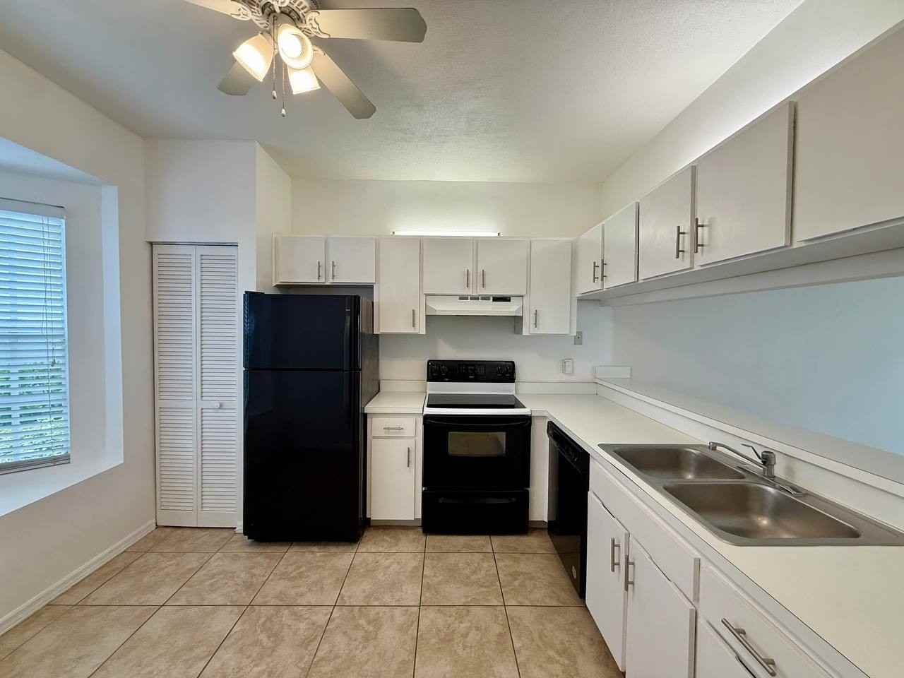2802 W Cleveland St #L - Photo 7 of 35
