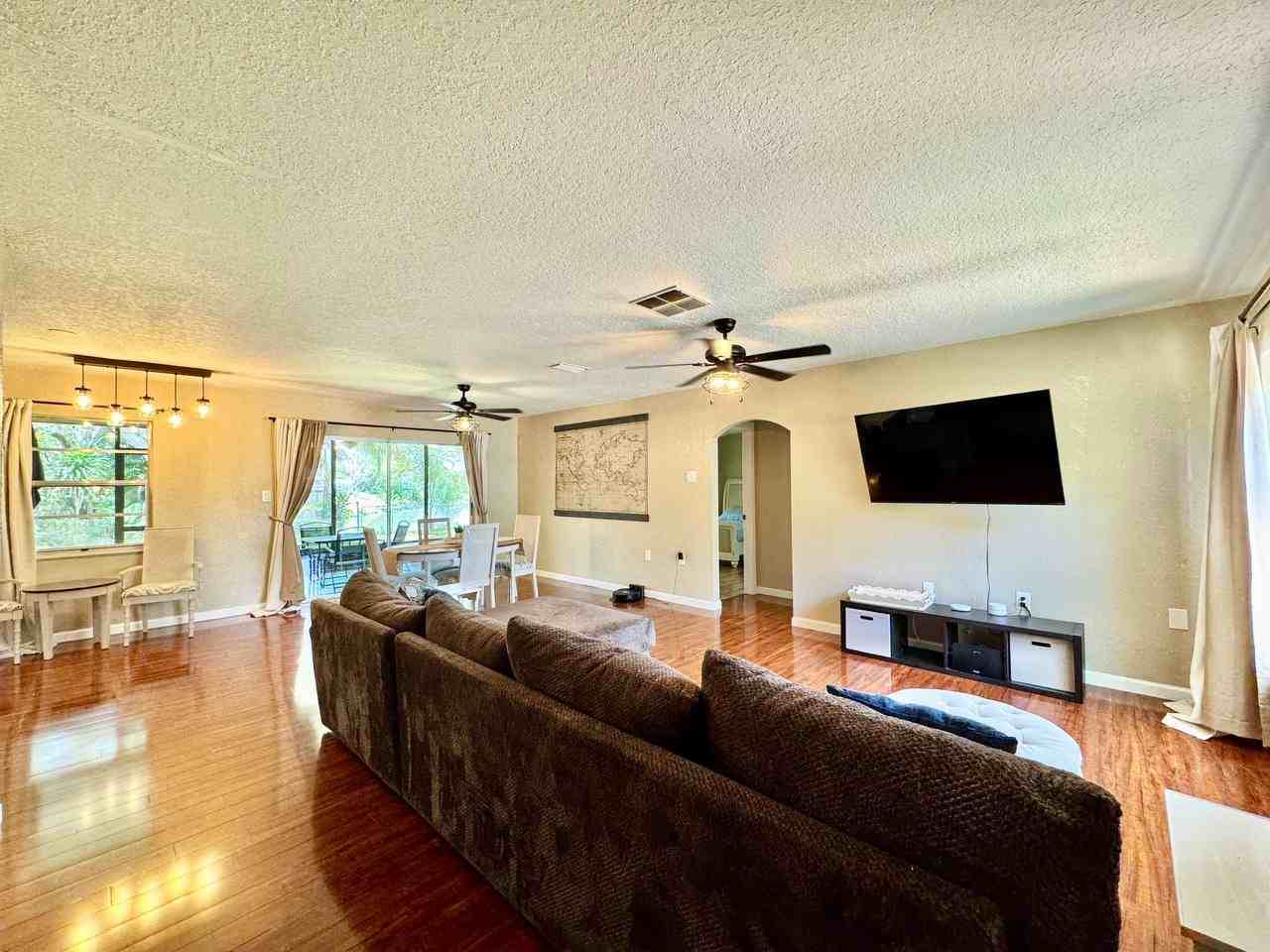 8134 Winthrop Dr - Photo 6 of 43