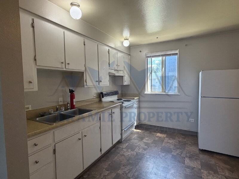 411 S 26th St #7 - Photo 4 of 15
