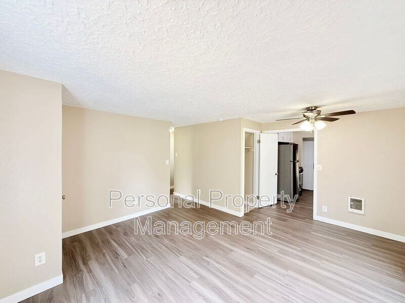 3110 Thompson Ave - Photo 2 of 19