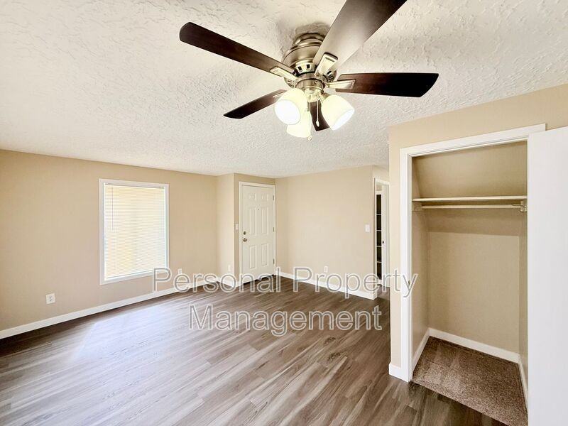3110 Thompson Ave - Photo 3 of 19