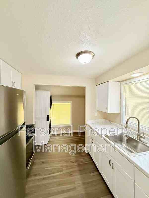 3110 Thompson Ave - Photo 6 of 19