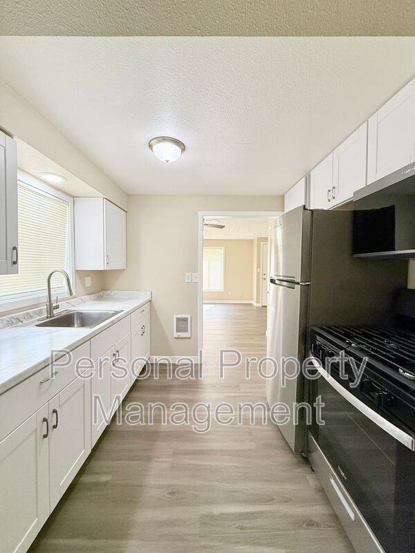 3110 Thompson Ave - Photo 7 of 19