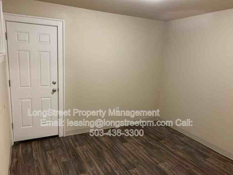 204 Nw 17th St #2 - Photo 2 of 15