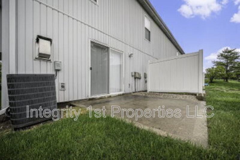 5941 Nw 90th Ter - Photo 4 of 17