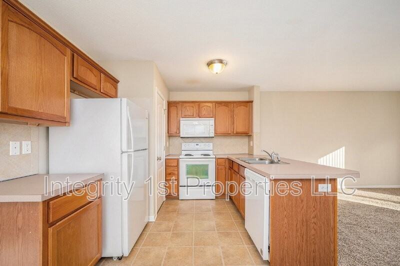 5941 Nw 90th Ter - Photo 6 of 17
