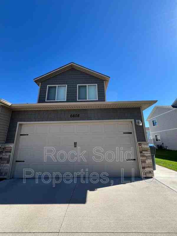 6608 Horse Soldier Rd - Photo 2 of 23