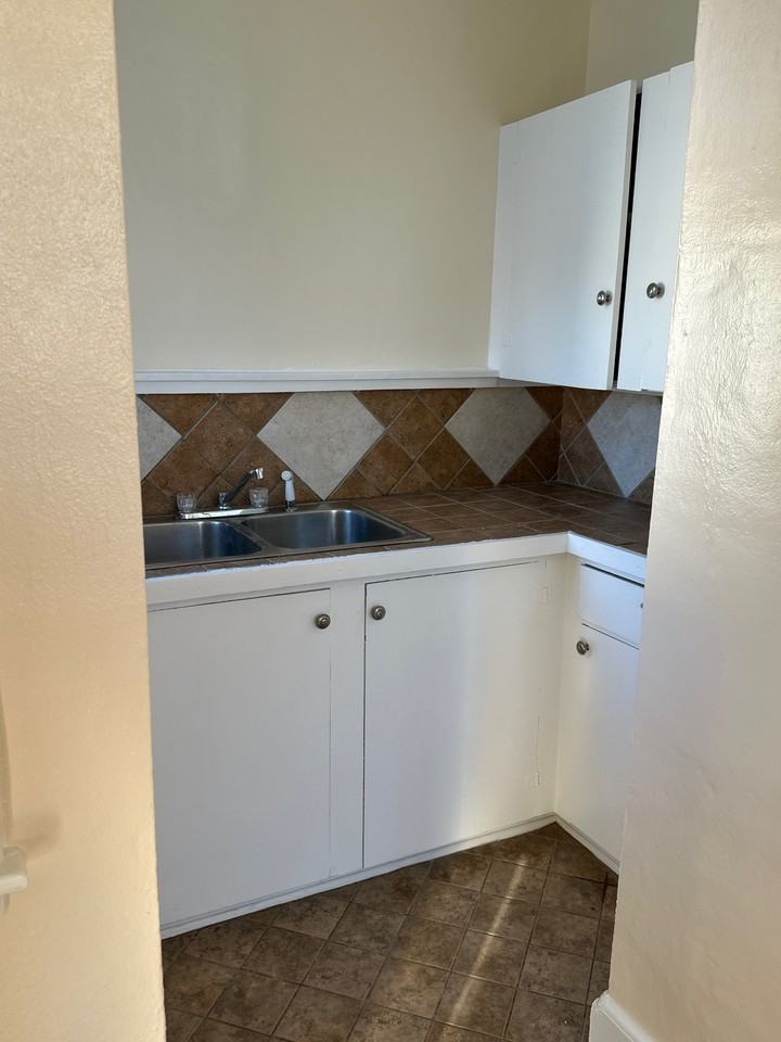 157 W 3rd St #8 - Photo 5 of 8