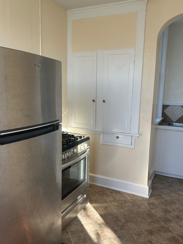 157 W 3rd St #8 - Photo 6 of 8