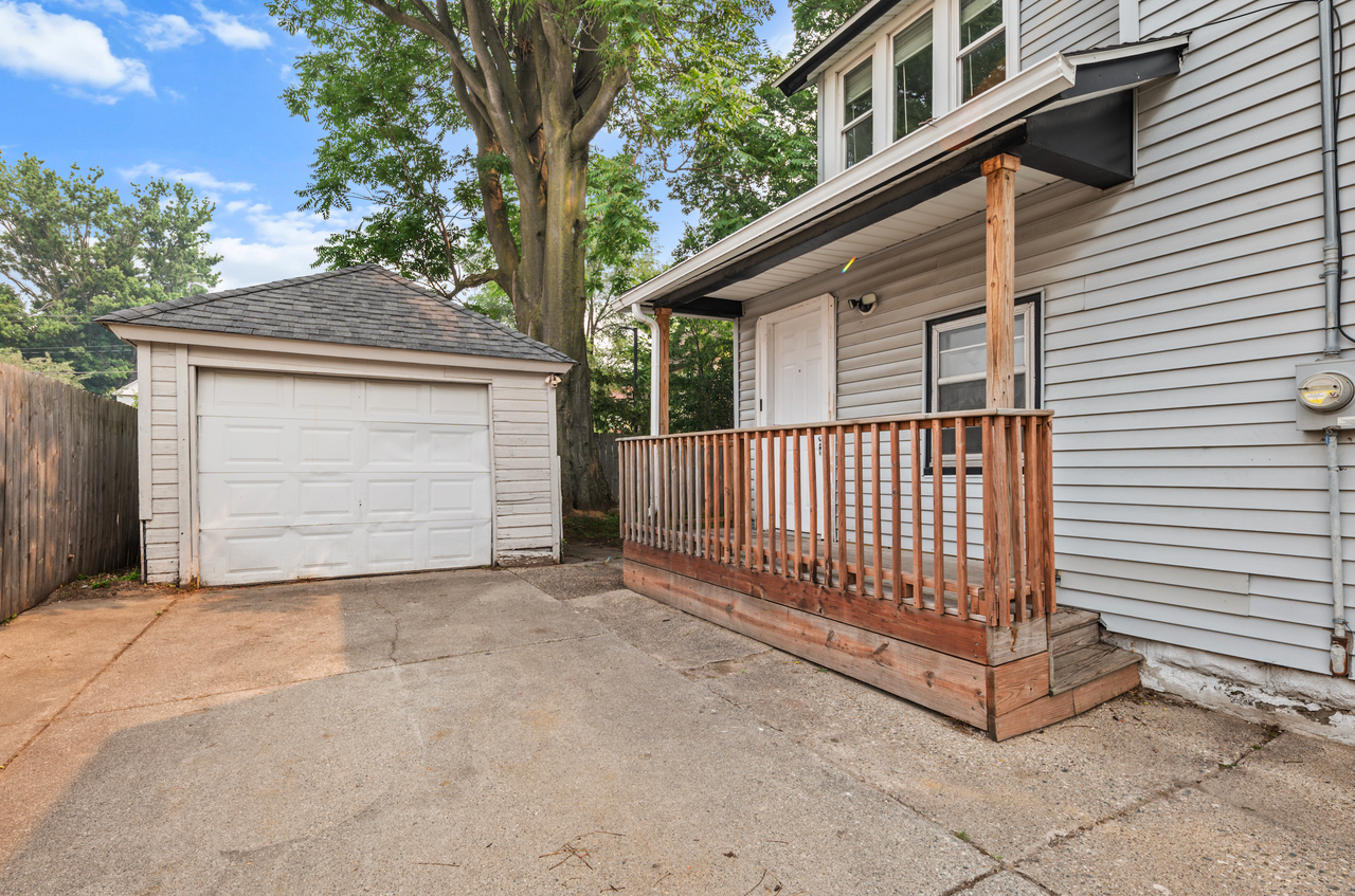 443 Hall St Se #NA - Photo 2 of 14