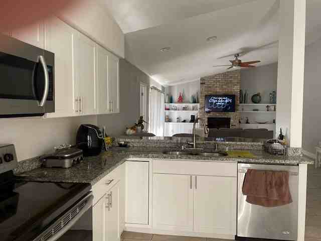 1427 Forest Hills Dr #NA - Photo 3 of 14