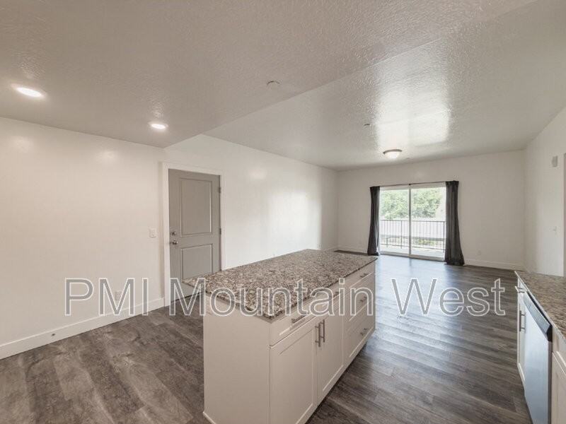 875 S Depot St #B251 - Photo 3 of 27