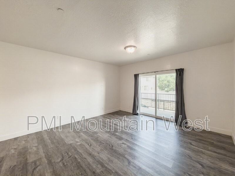 875 S Depot St #B251 - Photo 6 of 27