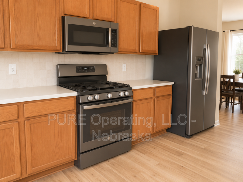 8464 N 155th St - Photo 3 of 23