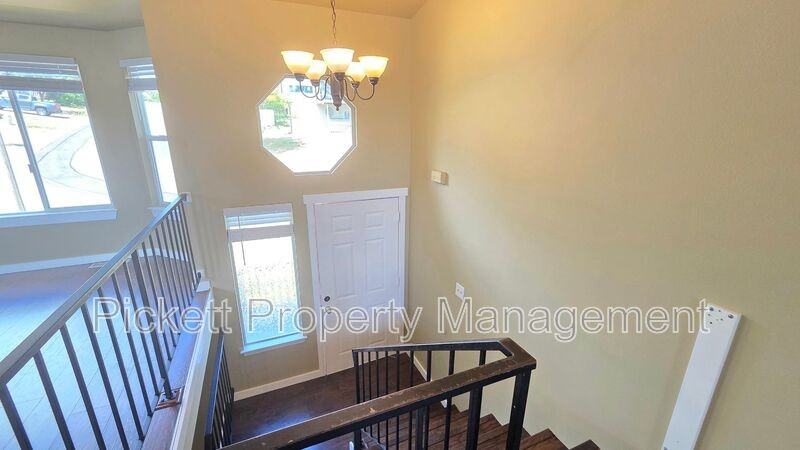 1367 Nw Rockford Cir - Photo 4 of 36