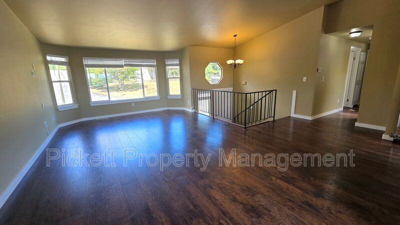 1367 Nw Rockford Cir - Photo 5 of 36