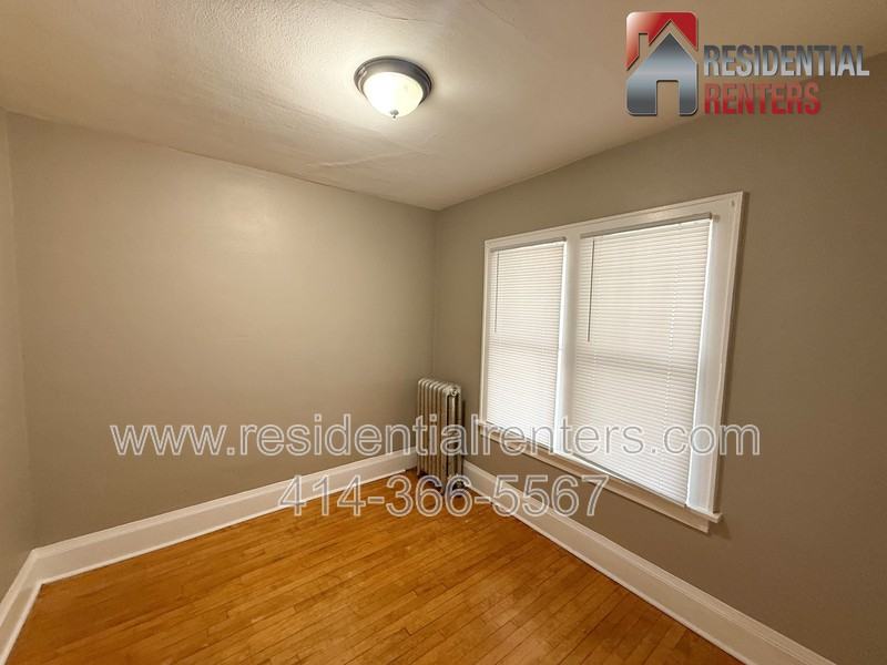 1637 S 68th St - Photo 4 of 12
