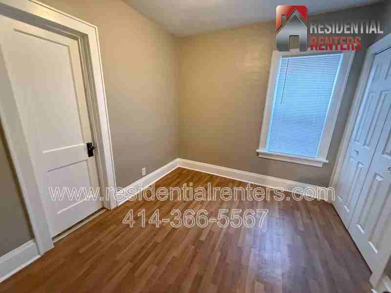 1637 S 68th St - Photo 7 of 12