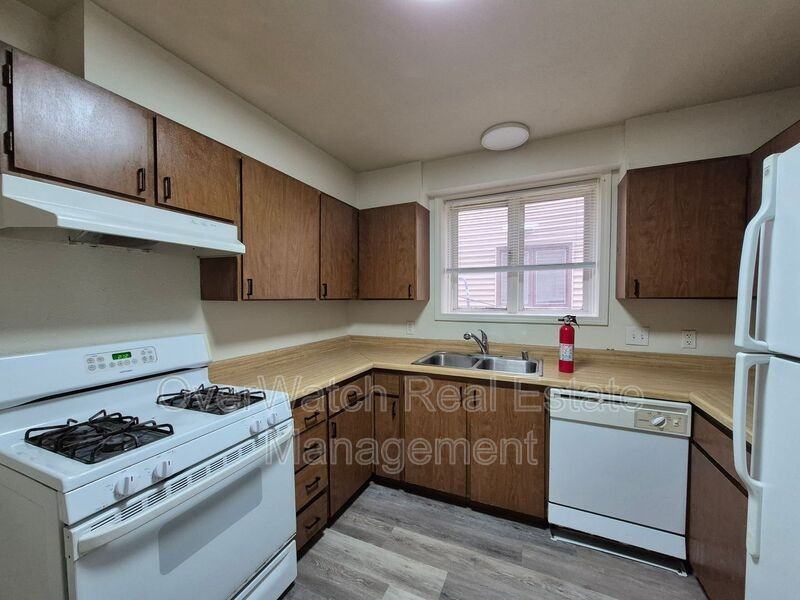 1507 W 45th Ave #1 - Photo 5 of 14