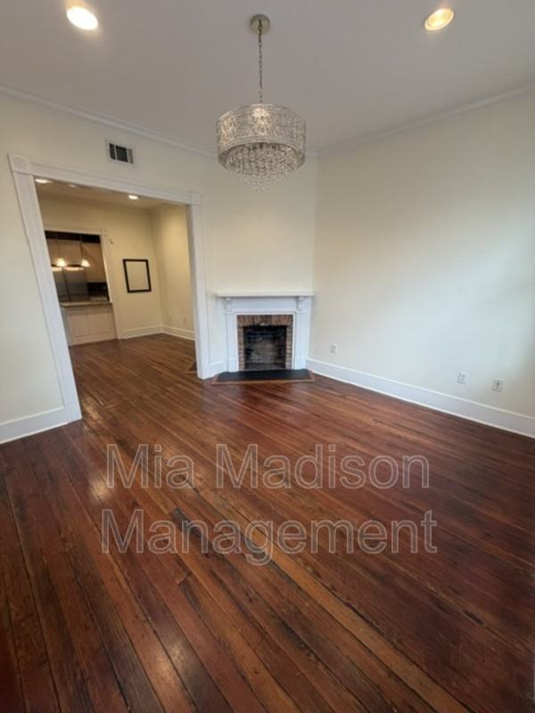 302 E 33rd St - Photo 2 of 20