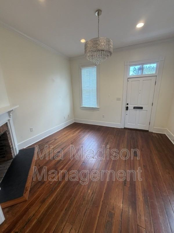 302 E 33rd St - Photo 4 of 20