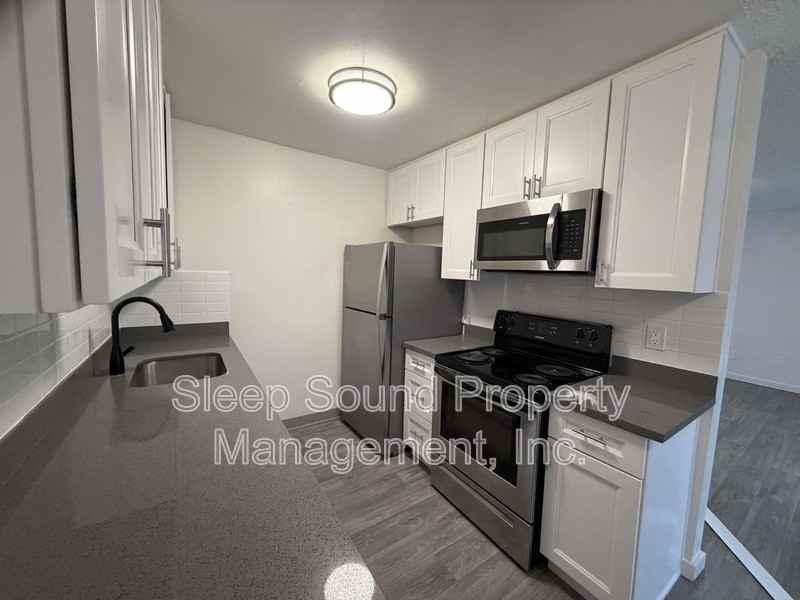 3153 Sw Dolph Ct #13 - Photo 3 of 9