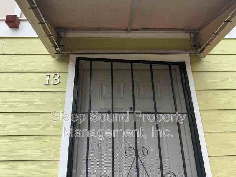 3153 Sw Dolph Ct #13 - Photo 4 of 9