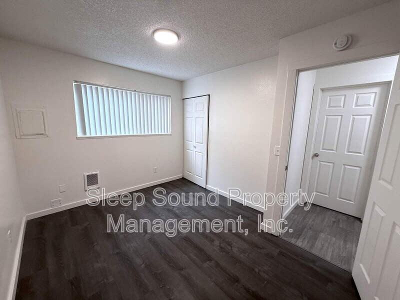 3153 Sw Dolph Ct #13 - Photo 6 of 9