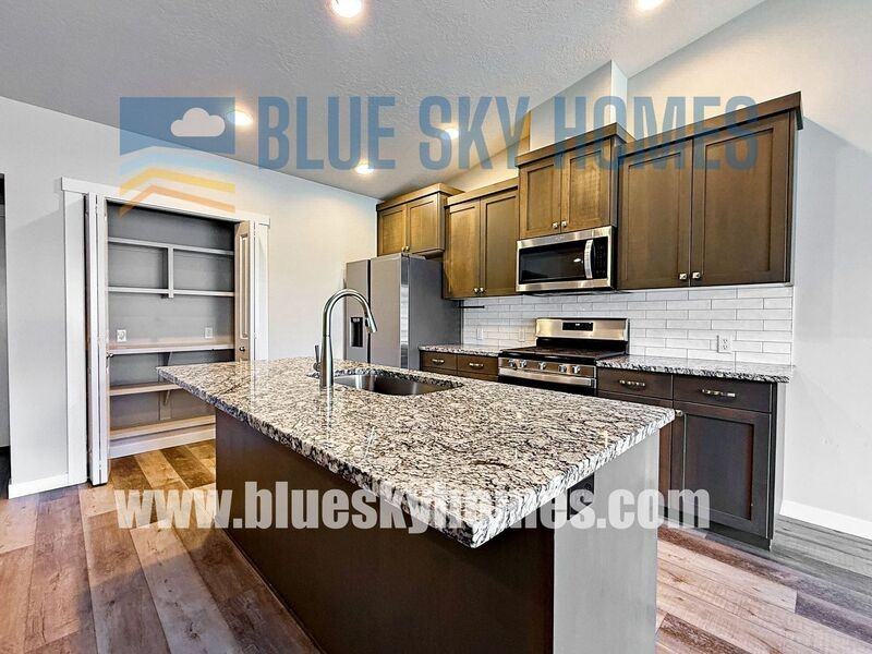 4301 S Chesman Ave - Photo 3 of 17