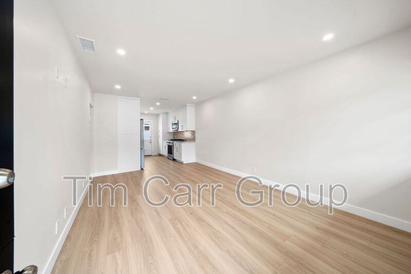1801 Clay St - Photo 2 of 28
