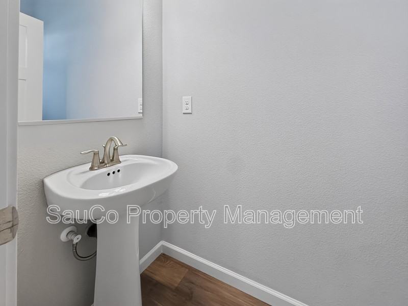 3909 Se Zircon Ln - Photo 7 of 23