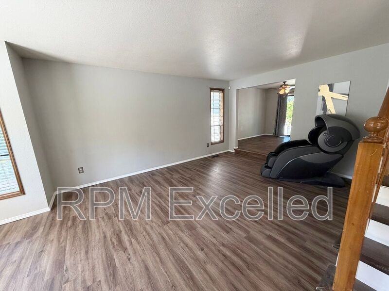 4925 Mill Pond Dr Se - Photo 3 of 27