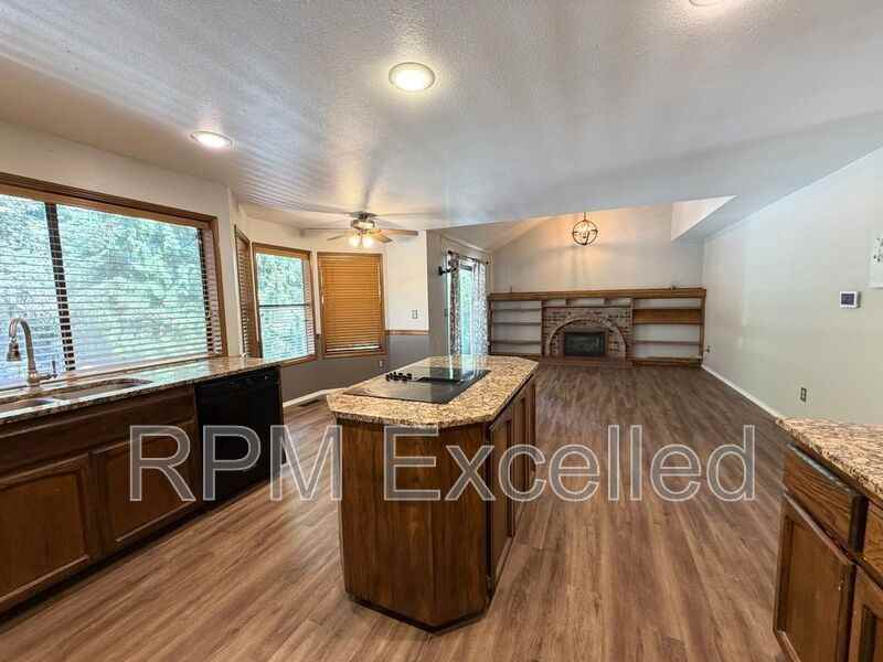 4925 Mill Pond Dr Se - Photo 6 of 27